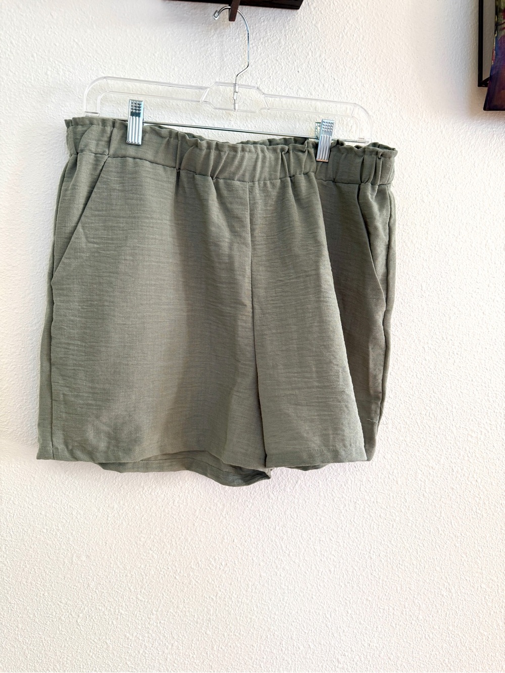 Primark Olive Green High-Waist Relaxed Shorts